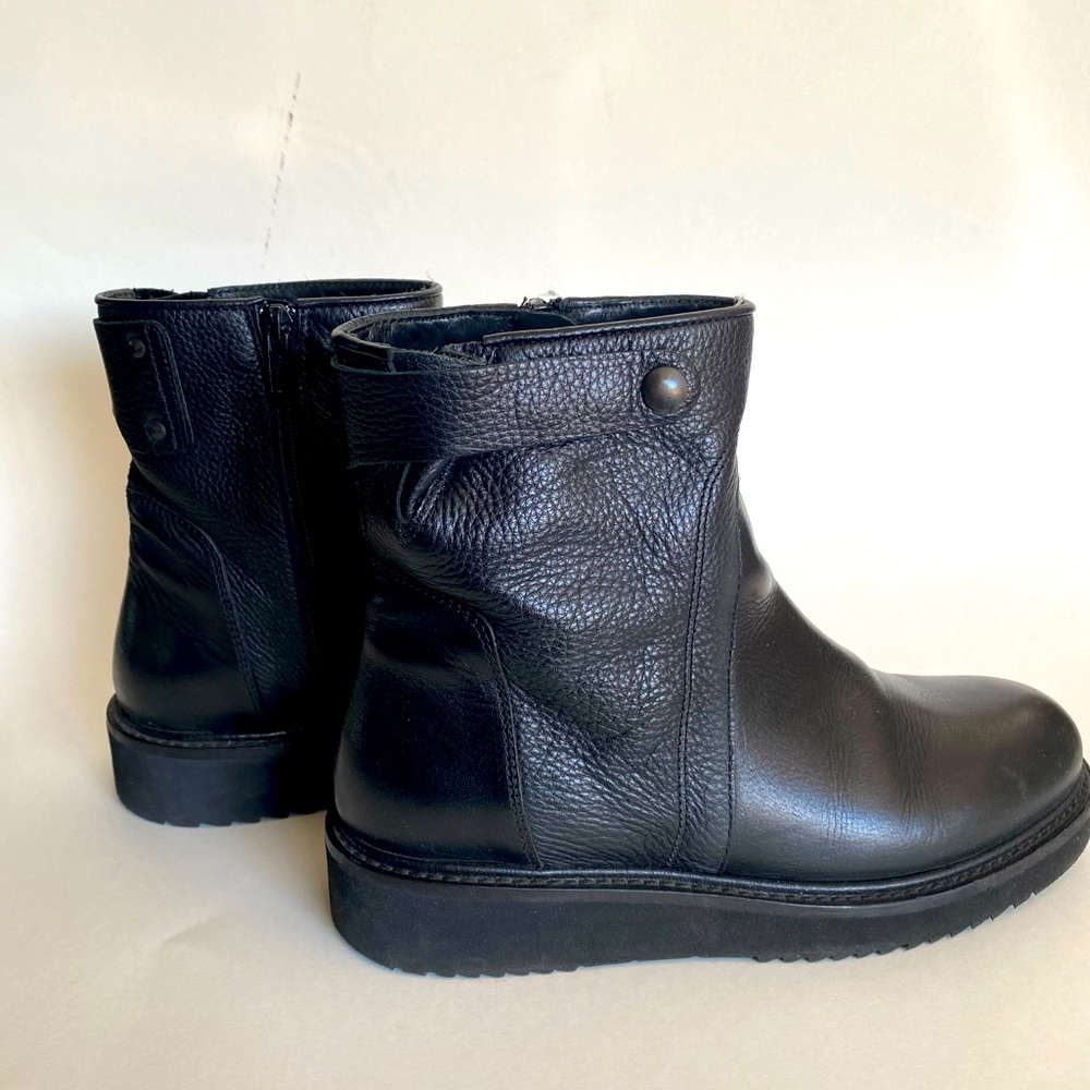 Vince black leather ankle boots SZ 7